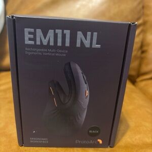ProtoArc EM11 NL Ergonomic Vertical Mouse - Black